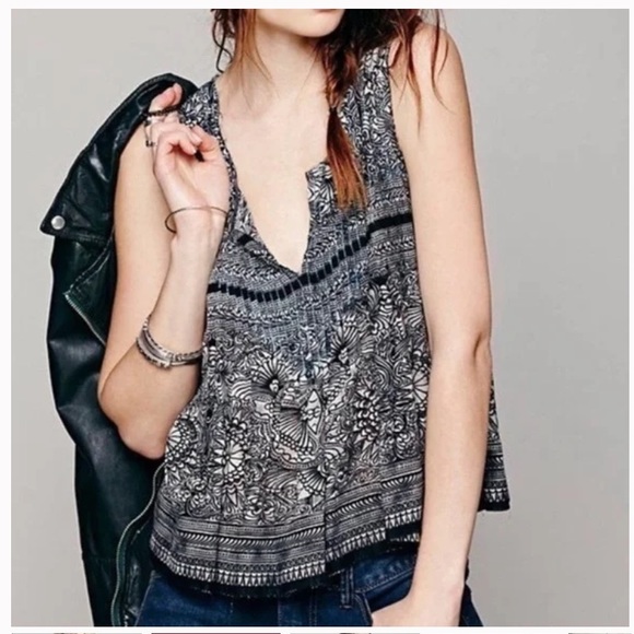 Free People Myna Tank in Floral Print Black Combo Frayed Raw Edges W-091 Sz S - Picture 3 of 13